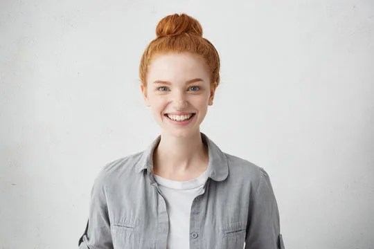 用户在手机上使用星空体育APP